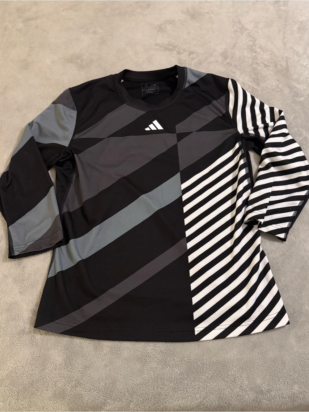 Adidas 3/4 sleeve heat ready athletic top